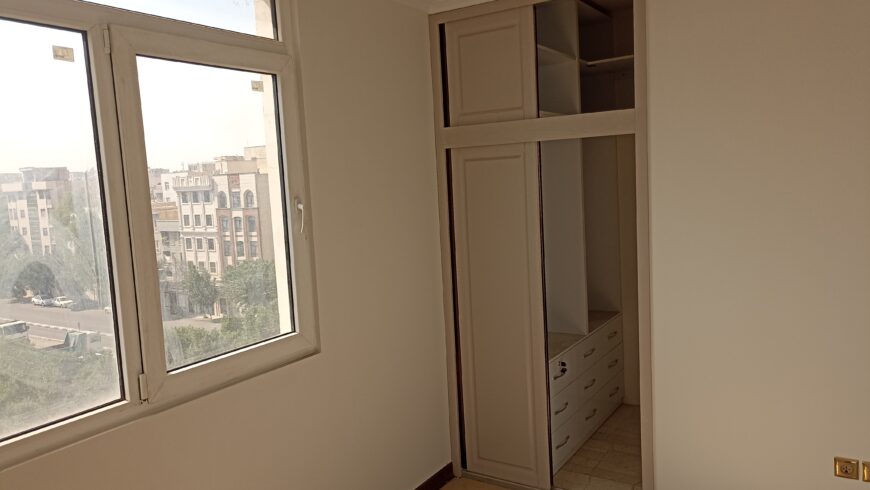آپارتمان 108 متری ۵طبقه تک واحدی